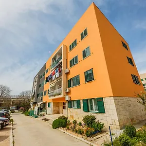  Apartament Emica